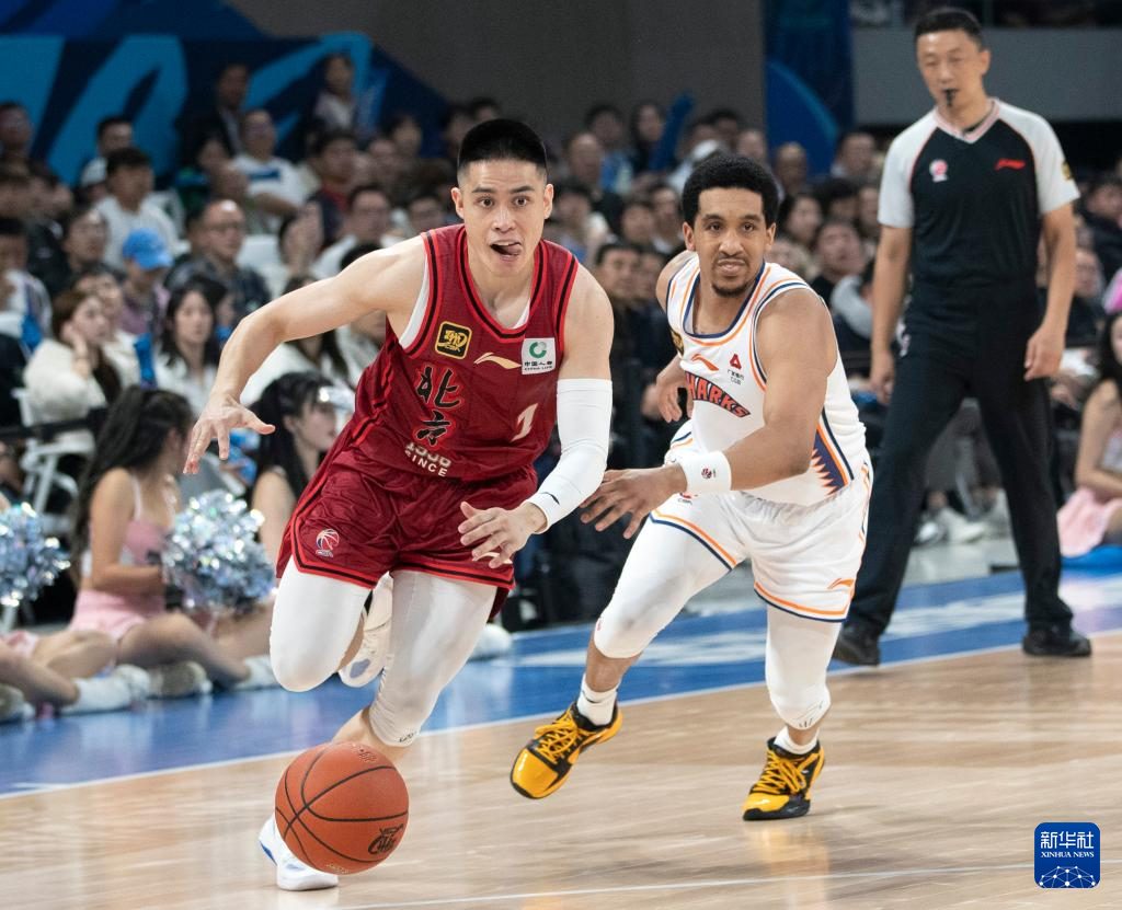 AYX手机版-关于CBA常规赛转会期再迎强敌；上海久事止住颓势；主帅态度：震撼外界；球探报告显示潜力的信息